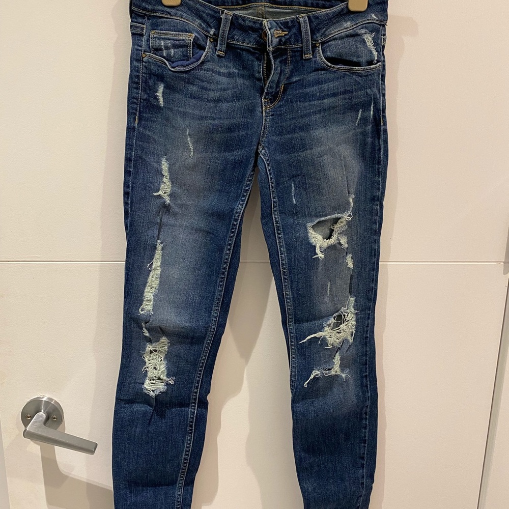 Distressed Guess Jeans Size 25